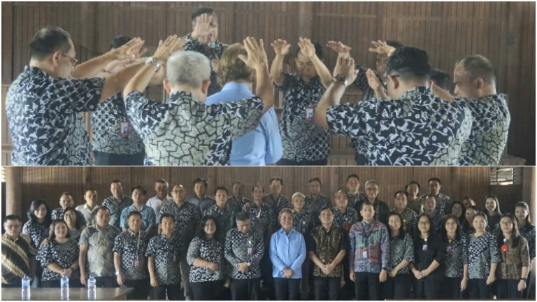 Youla Lariwa Mantik Didoakan Para Pendeta Advent di Kantor GMAHK Minahasa